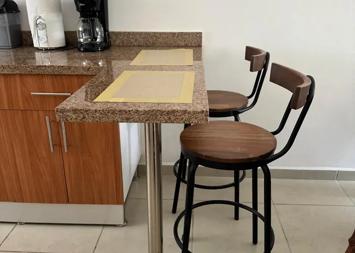Hermosa Y Comoda Casa Con Alberca Compartida En Homestay *