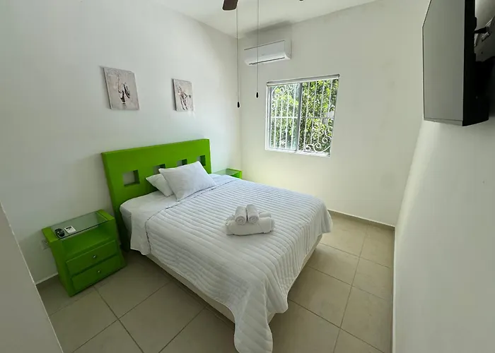 Homestay Hermosa Y Comoda Casa Con Alberca Compartida En *