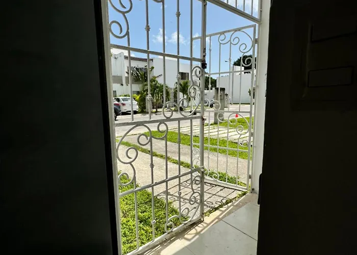 Hermosa Y Comoda Casa Con Alberca Compartida En Homestay