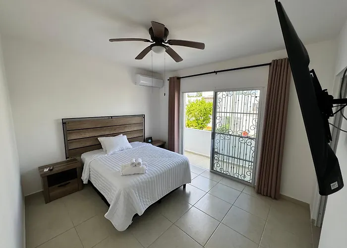 Homestay Hermosa Y Comoda Casa Con Alberca Compartida En *