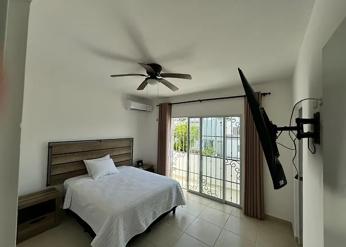 Homestay Hermosa Y Comoda Casa Con Alberca Compartida En