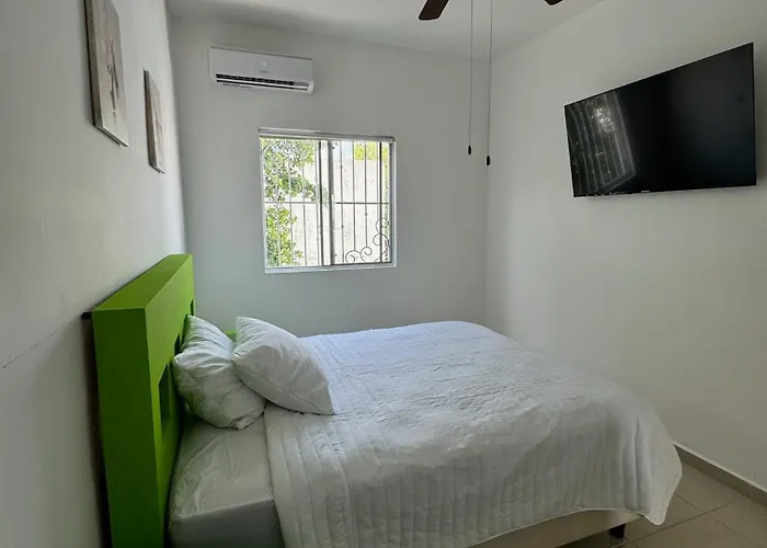 Homestay Hermosa Y Comoda Casa Con Alberca Compartida En *