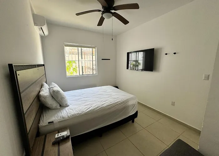 Hermosa Y Comoda Casa Con Alberca Compartida En *