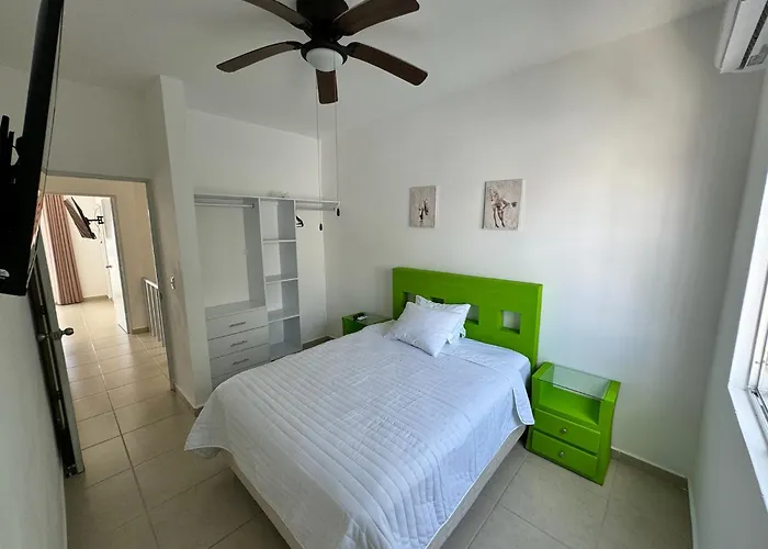 Hermosa Y Comoda Casa Con Alberca Compartida En Homestay Puerto Morelos