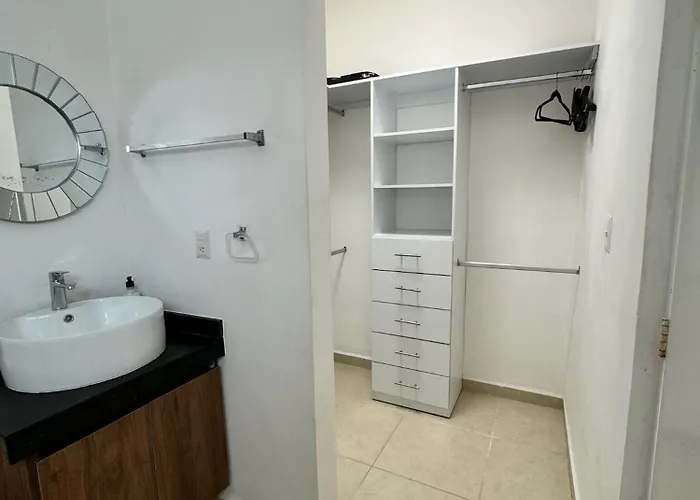 Hermosa Y Comoda Casa Con Alberca Compartida En Homestay